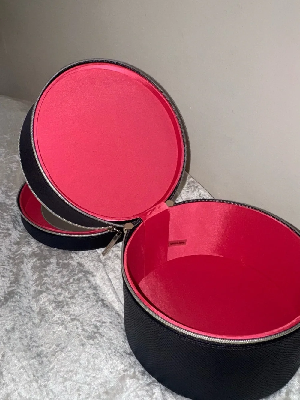 Lancome Black Round Accessory Case with Bright Pink Interior